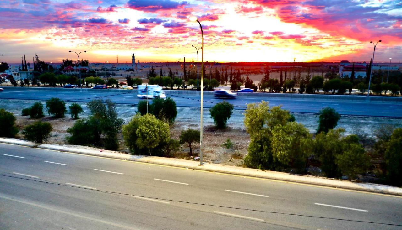 Faraseen Apartments Al Qastal Buitenkant foto