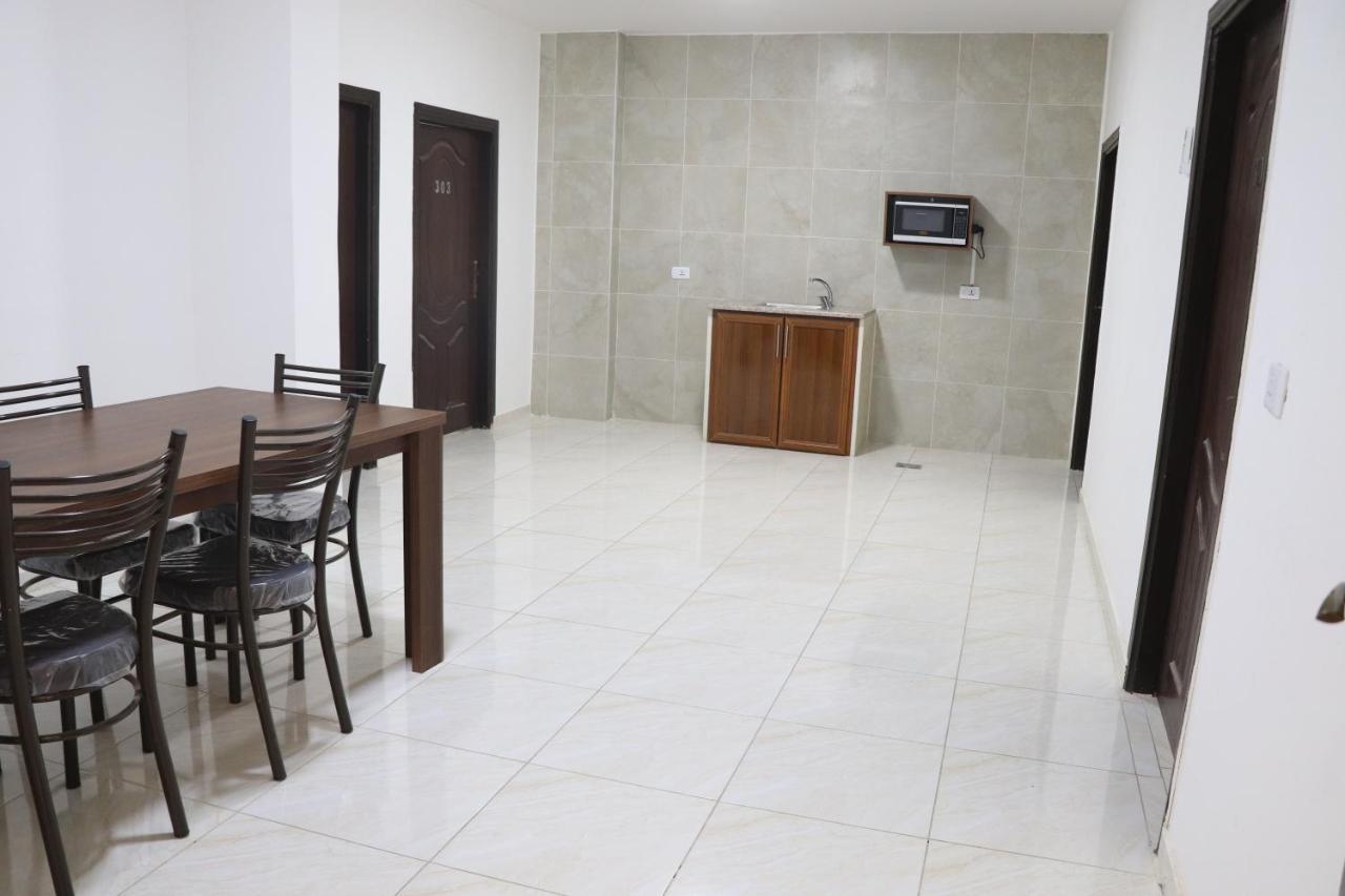 Faraseen Apartments Al Qastal Buitenkant foto